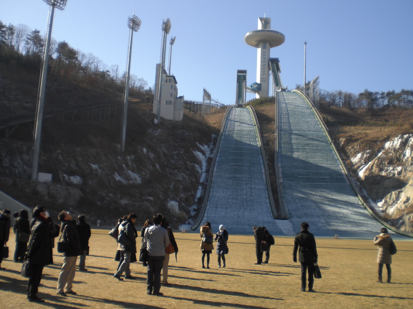 jump-stand-for-skiing.jpg